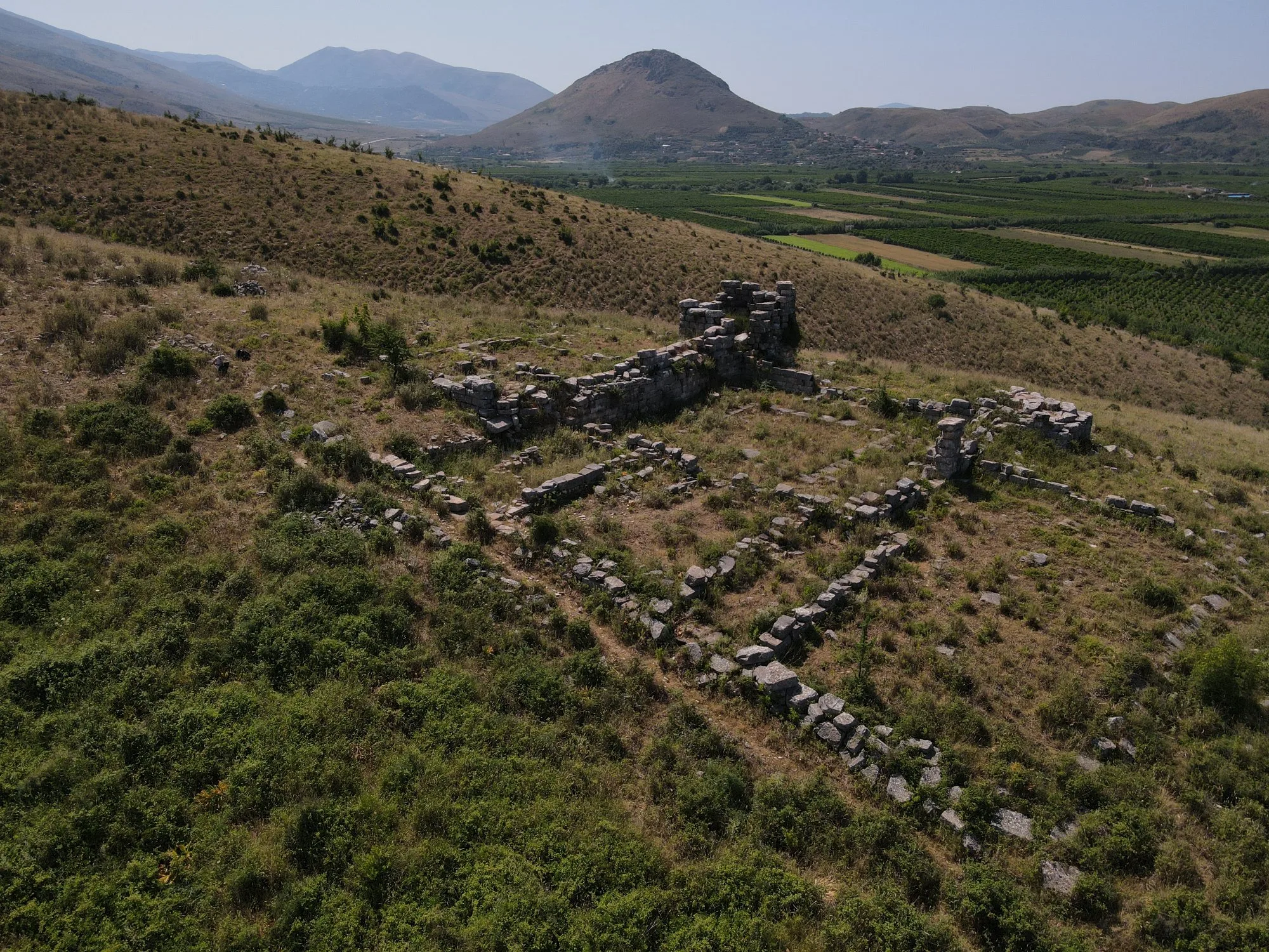 04   Malathre e sullo sfondo Çuka e Ajtoit (©FortNet Tutti i diritti riservati)
